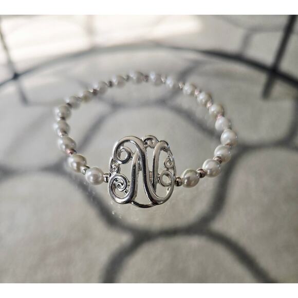 Bansri Pearl N Initial Bracelet New - Picture 2 of 2